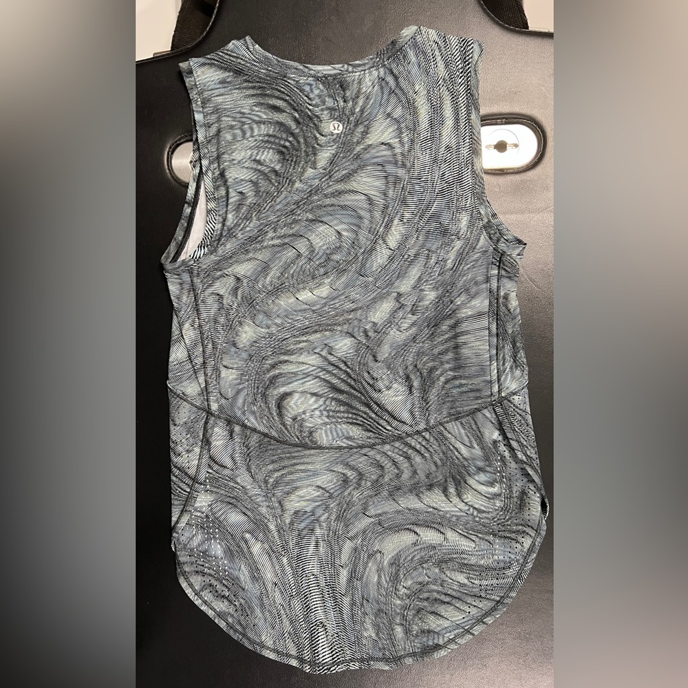 Lululemon Side Split Venting Running Tank, Size 4… - image 2